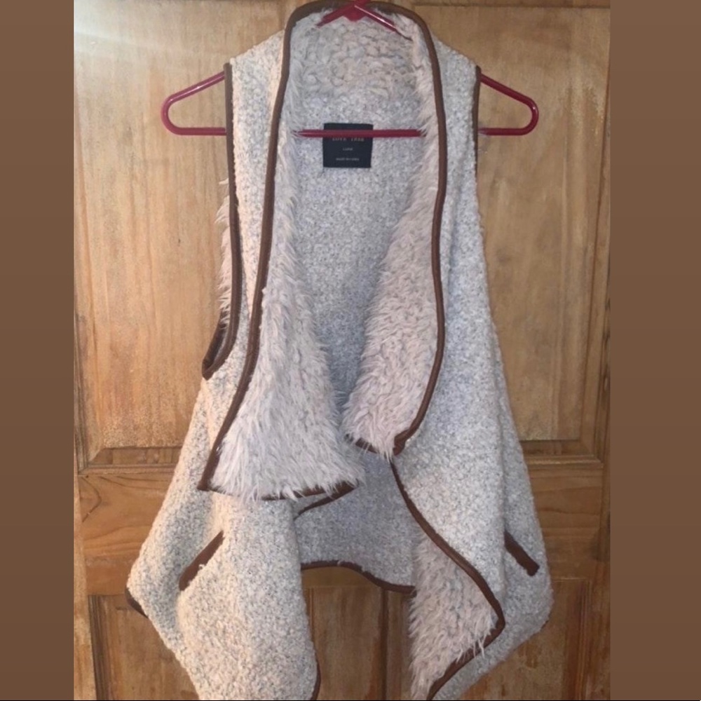 Love Tree open front Sherpa vest with pockets